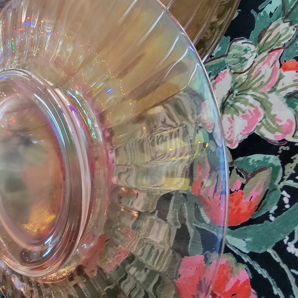 🍑  6 Vintage Iridescent Pressed Glass Salad/Dessert Plates  🍰  EVC - Picture 12 of 13